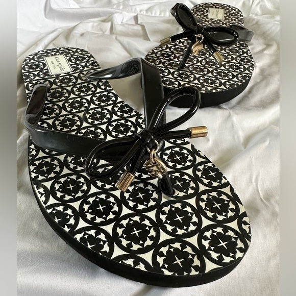 kate spade Shoes - 𝅺KATE Spade Women's Nova Flip Flops Black Bow with Charms Size 9-10